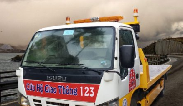 DỊCH VỤ CỨU HỘ 24/7 – KÍCH BÌNH & GIAO ẮC QUY TẬN NƠI TẠI ĐỒNG NAI